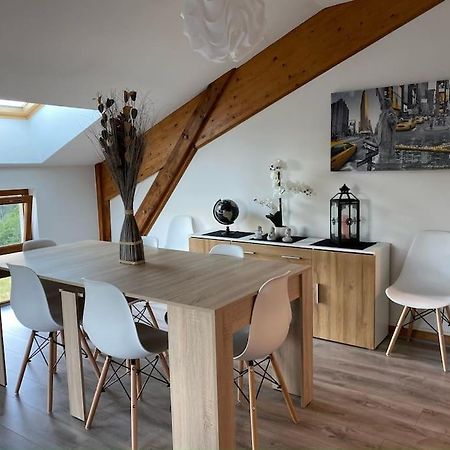 Appartement Lumineux Avec Vue Sur Les Montagnes Morbier Exterior foto
