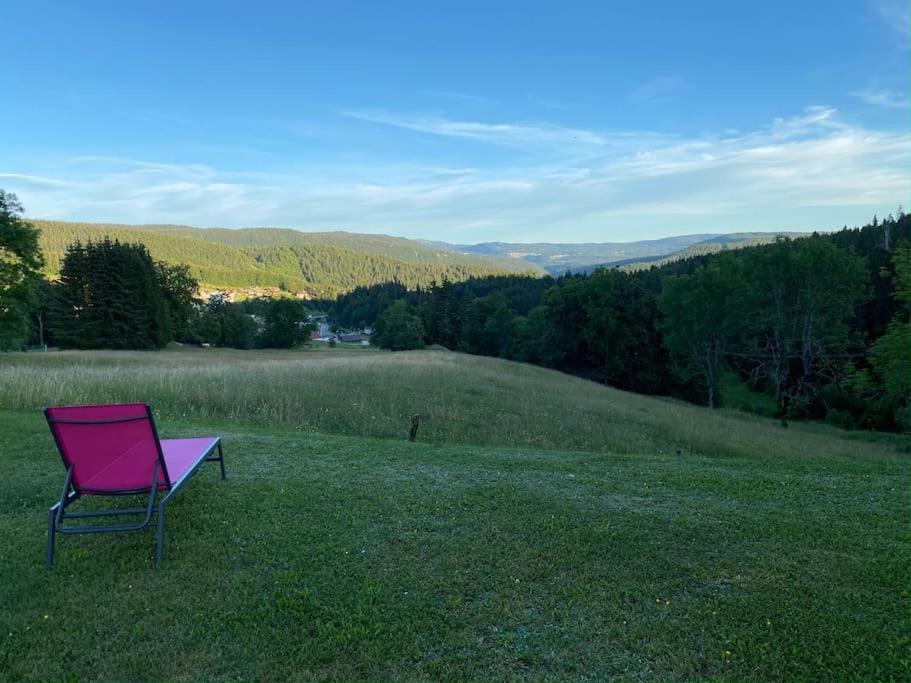 Appartement Lumineux Avec Vue Sur Les Montagnes Morbier Exterior foto