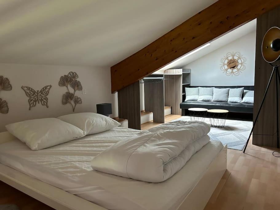 Appartement Lumineux Avec Vue Sur Les Montagnes Morbier Exterior foto